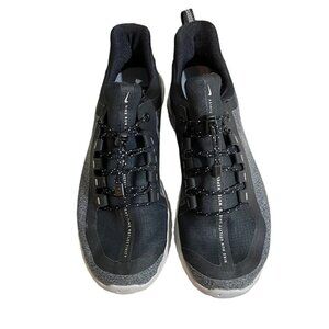 Nike shoes women's 8 black elastic tie sneakers lightweight water resistant